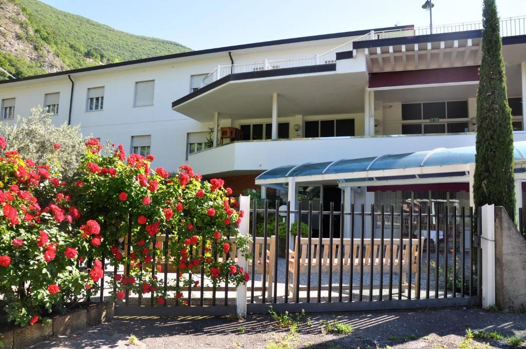 Beach Hotel Eurovil Predore Eksteriør billede
